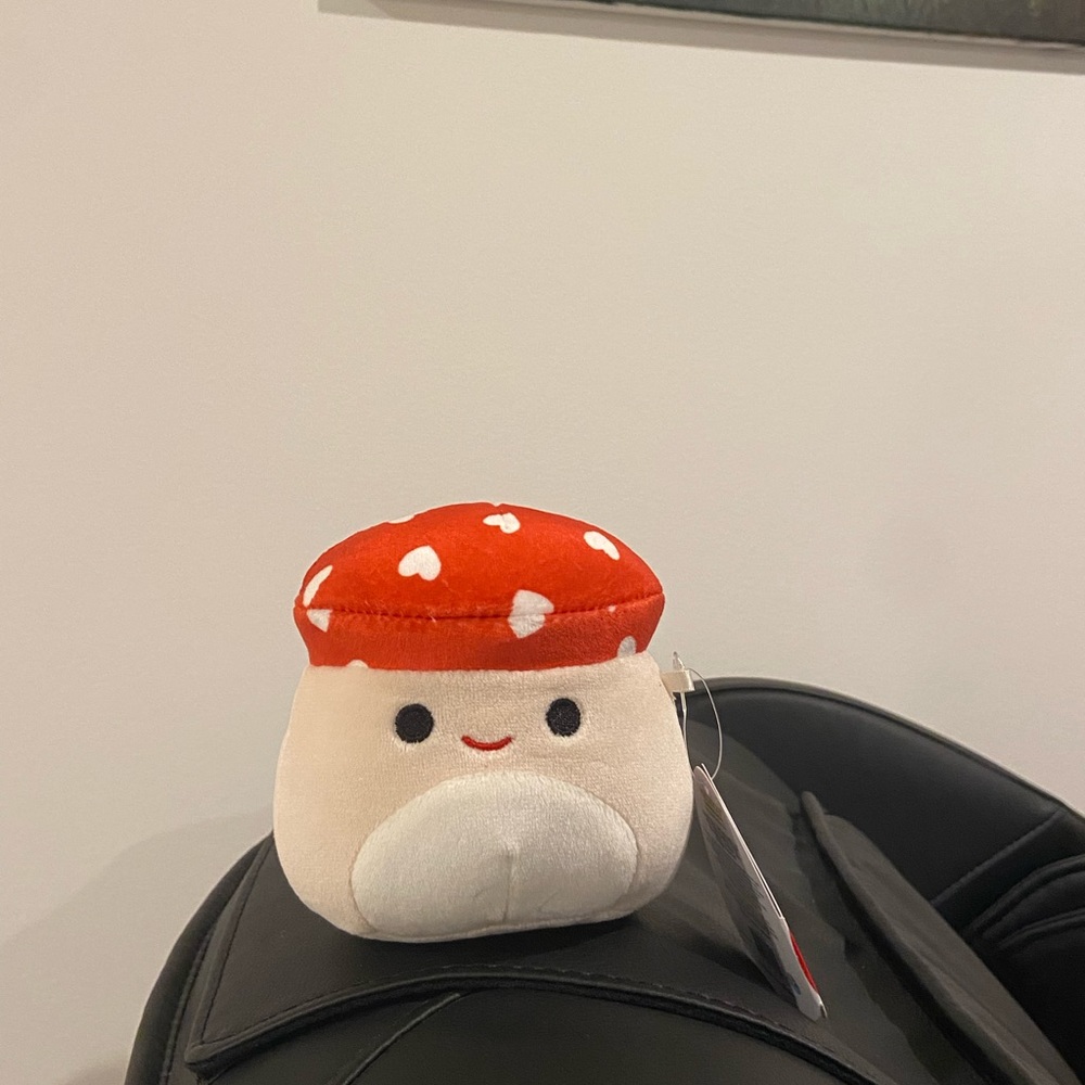 4.5” Heart Malcolm the Mushroom Squishmallow Valentines 2021 USA Exclusive BNWT